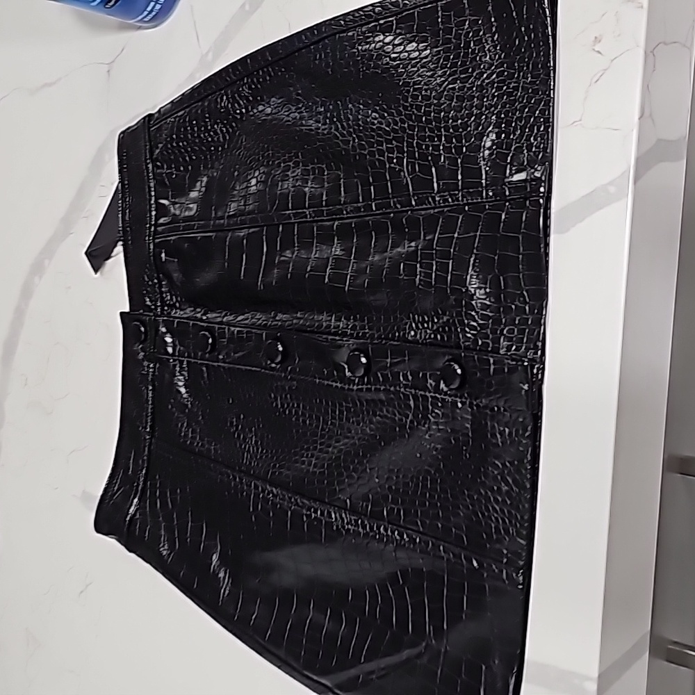 Bnwt faux croc skirt size 26
